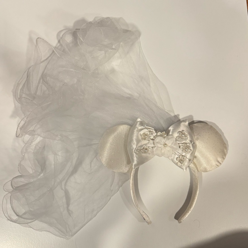 Disney Minnie Mouse Bride Ears
